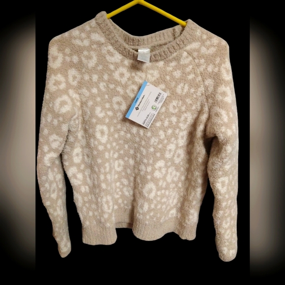 Luxury Premier Collection Cozy Sweater Lounger - Picture 2 of 9